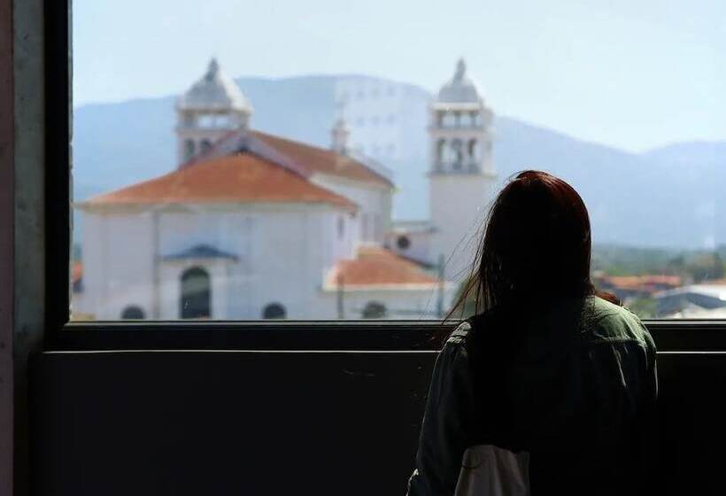 هتل Bourbon Hostal