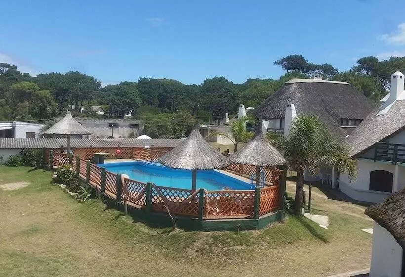 Hotelli Bungalows Los Lucianos Del Piemonte