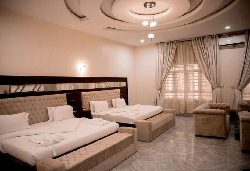 هتل Crispan Suites & Event Centre