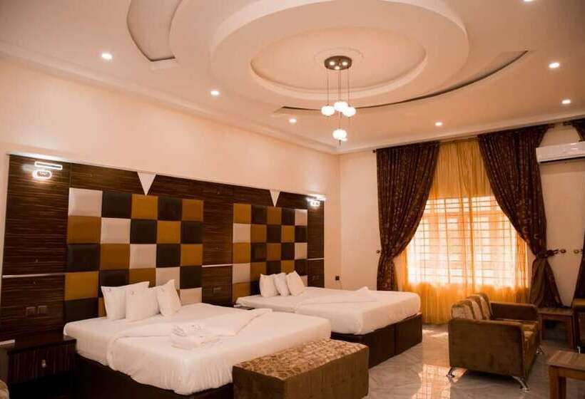 هتل Crispan Suites & Event Centre