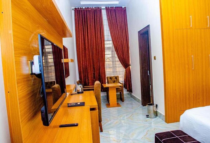 هتل Crispan Suites & Event Centre