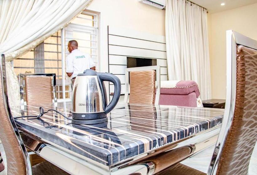 هتل Crispan Suites & Event Centre