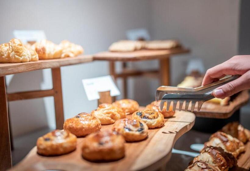 Отель Holiday Inn Bali Sanur, An Ihg