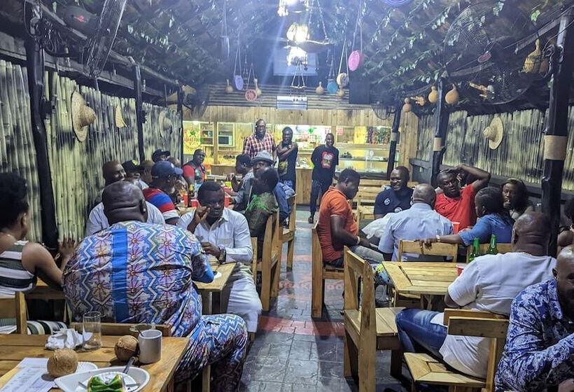 هتل Labake Cottage