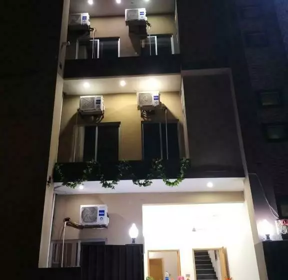Family Hotel Lahore