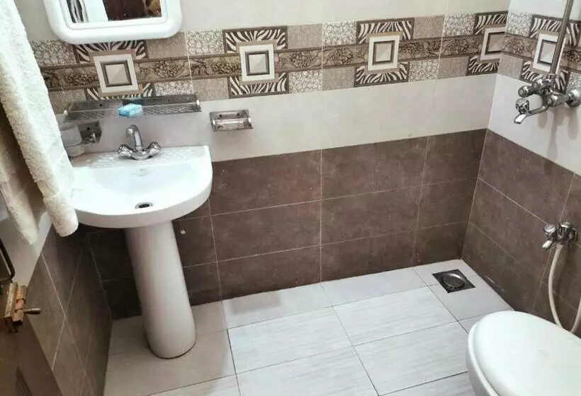 Family Hotel Lahore