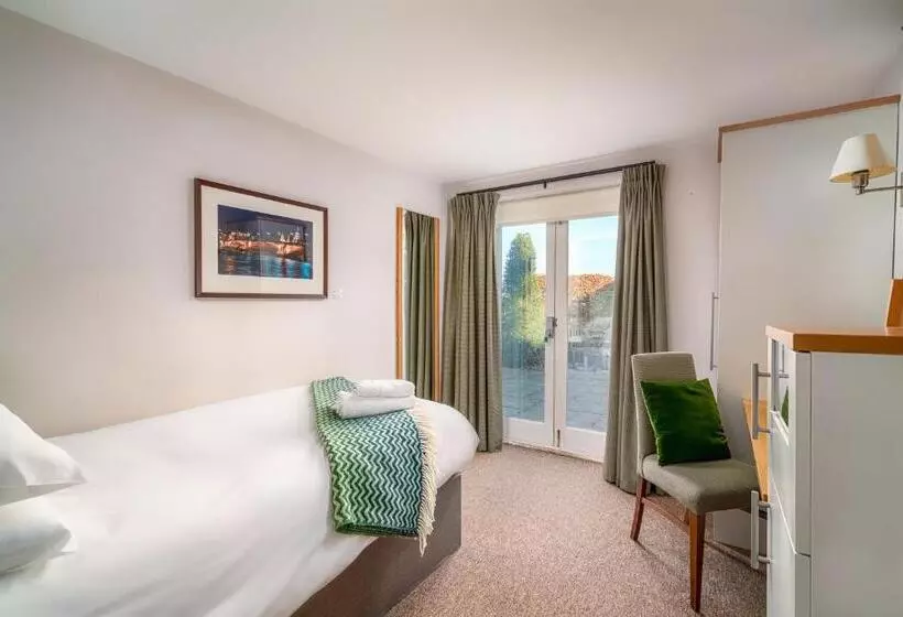 ホテル The Chilterns Fox