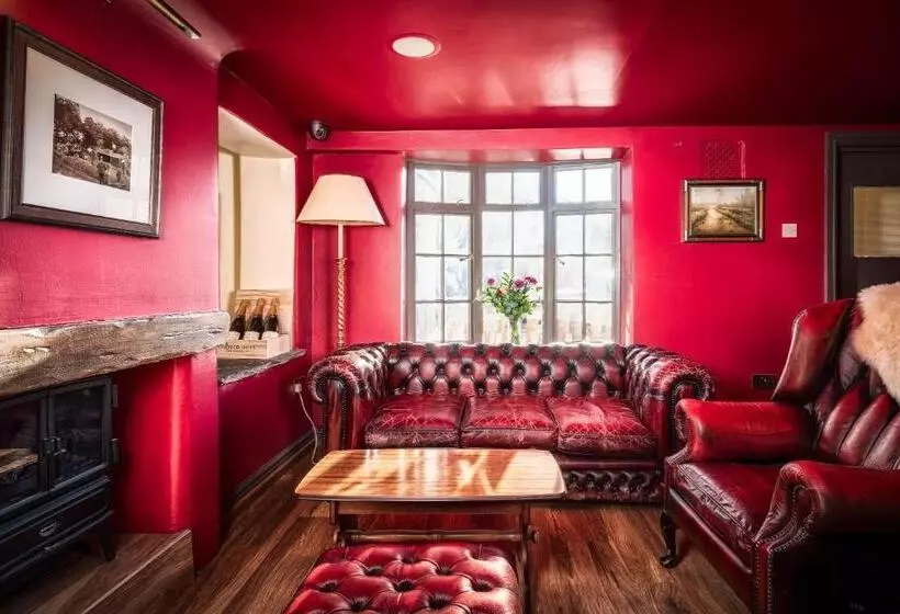 ホテル The Chilterns Fox