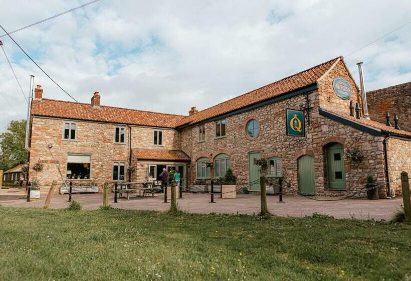 هتل The Queens Chew Magna