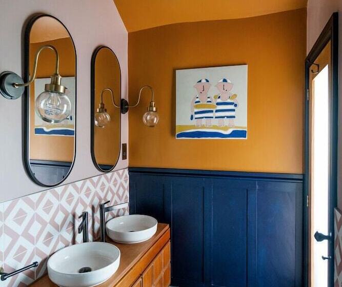 هتل The Queens Chew Magna