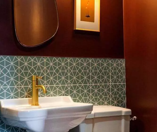 Hotelli The Queens Chew Magna