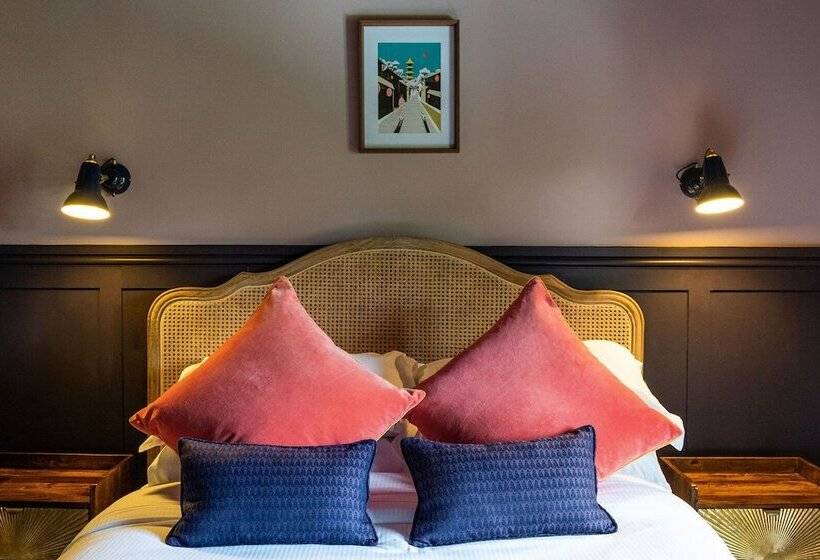 هتل The Queens Chew Magna