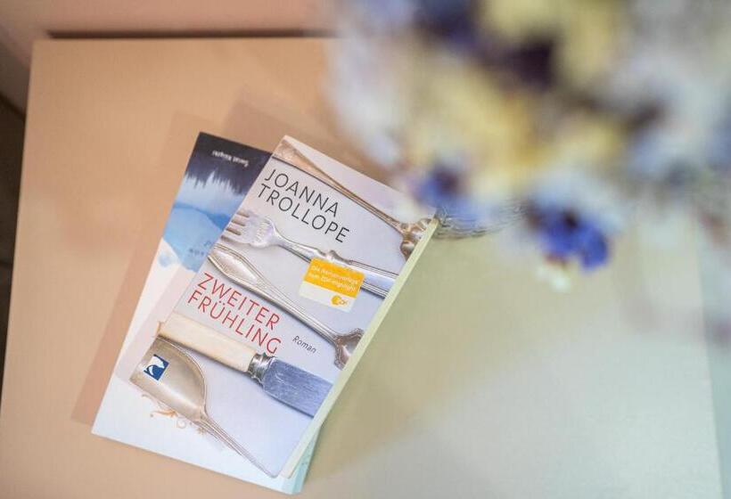 استراحتگاه Garden Palace