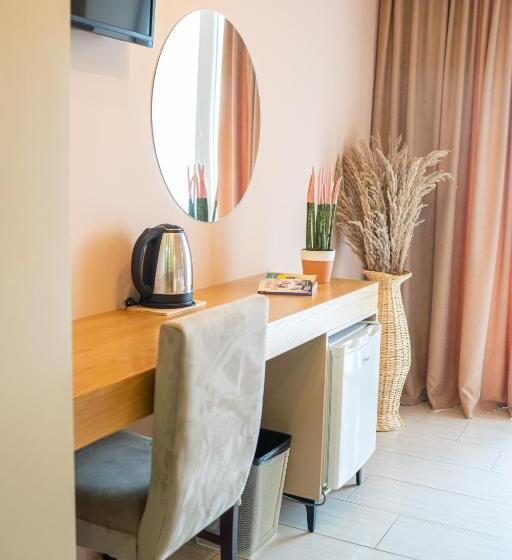 استراحتگاه Garden Palace