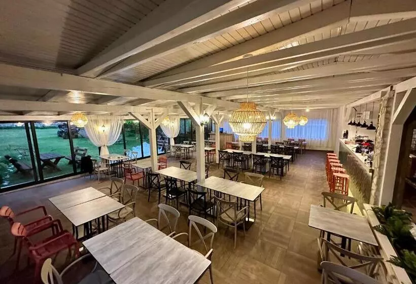 تختخواب و صبحانه Vila Sunce Village Resort Konjic