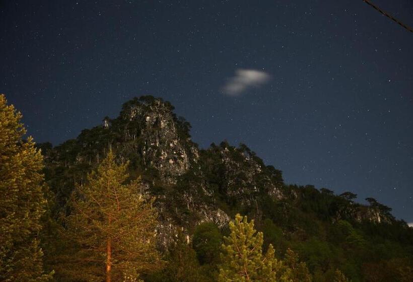 تختخواب و صبحانه Vila Sunce Village Resort Konjic