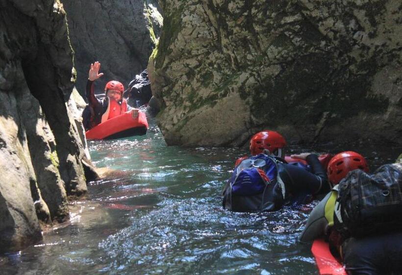 تختخواب و صبحانه Vila Sunce Village Resort Konjic