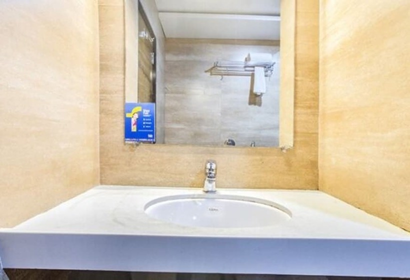 Fabhotel Prime Le Western Nr Mumbai International Airport