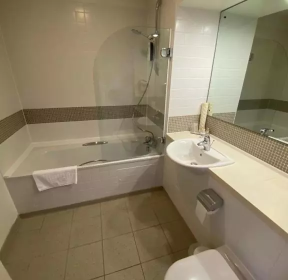 Hotelli Roffey Park Institute