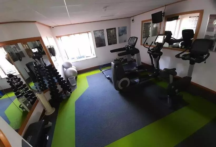 Hotelli Roffey Park Institute