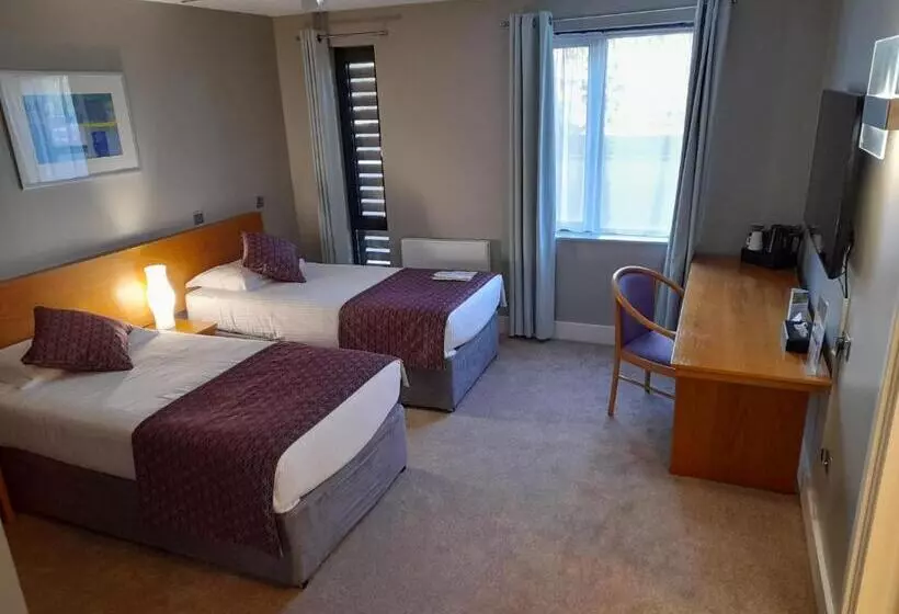 Hotelli Roffey Park Institute