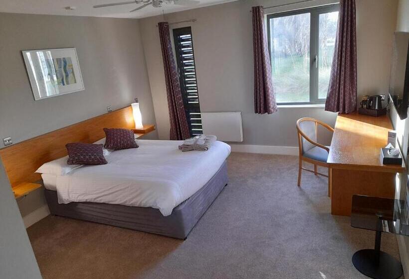 Hotel Roffey Park Institute