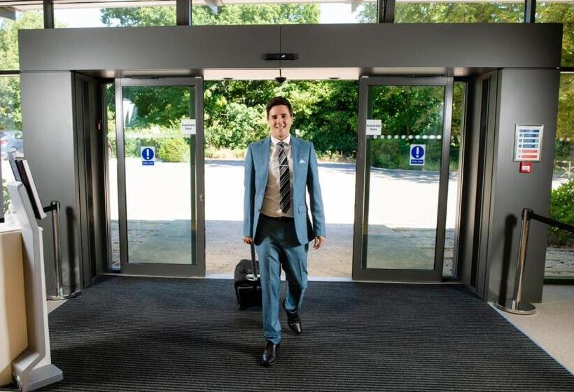 Hotel Roffey Park Institute