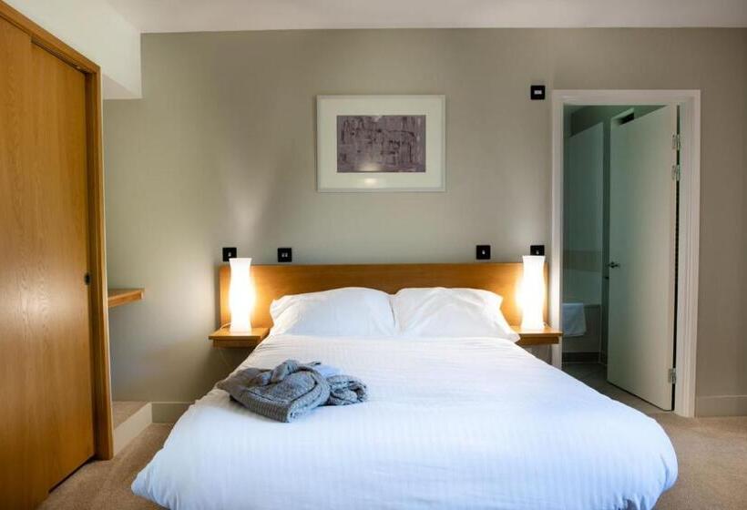 Hotel Roffey Park Institute