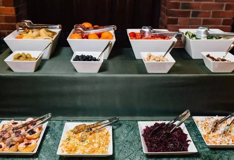 هتل Benefit Plaza Congress