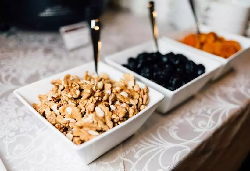 هتل Benefit Plaza Congress