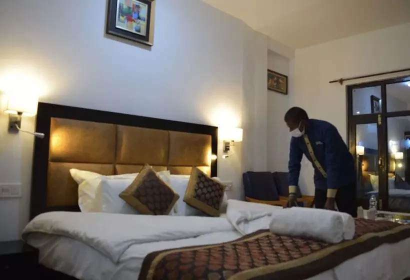 Отель D Zojila   Kargil