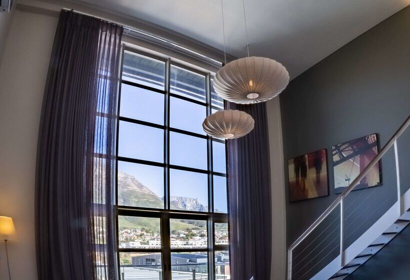 בית מלון כפרי Doubletree By Hilton Cape Town Upper Eastside
