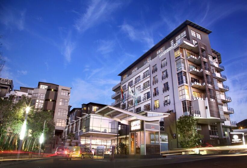 בית מלון כפרי Doubletree By Hilton Cape Town Upper Eastside