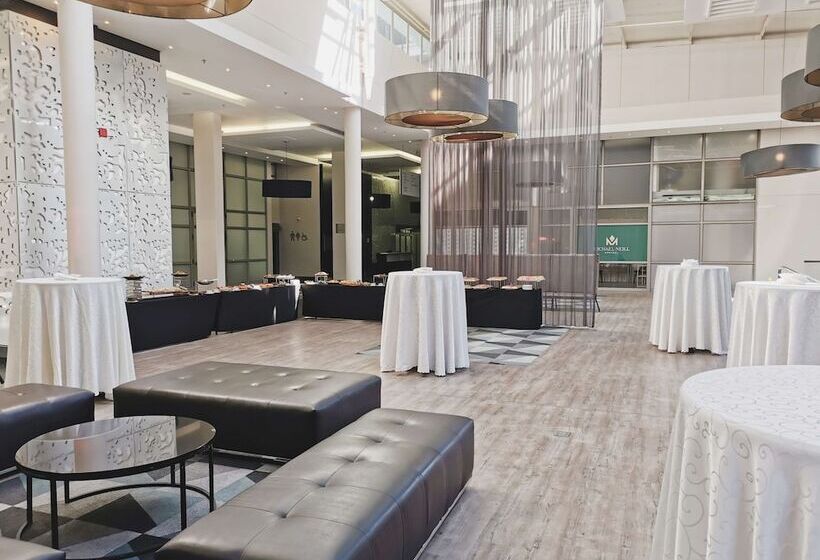 בית מלון כפרי Doubletree By Hilton Cape Town Upper Eastside