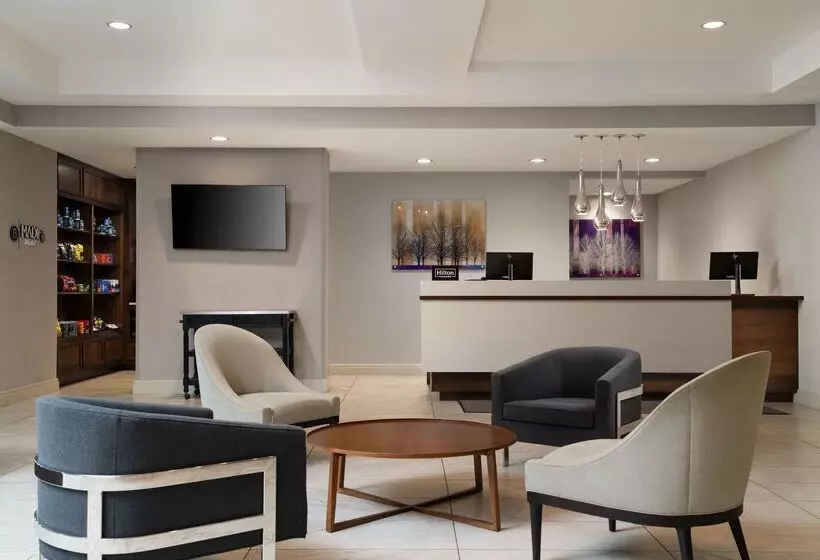 هتل Doubletree By Hilton Pittsburgh Airport