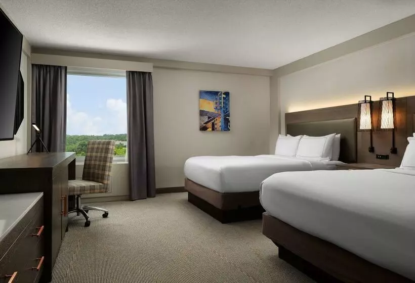 هتل Doubletree By Hilton Pittsburgh Airport