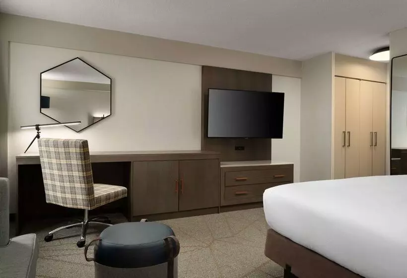 هتل Doubletree By Hilton Pittsburgh Airport