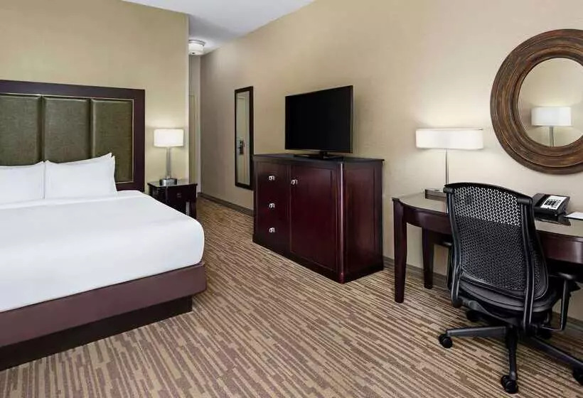 هتل Doubletree Raleigh Durham Airport At Research Triangle Park