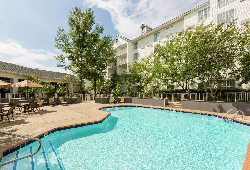 هتل Doubletree Raleigh Durham Airport At Research Triangle Park