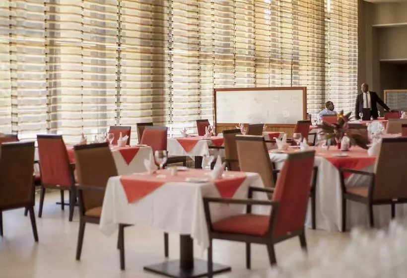 هتل Granada L Amitié