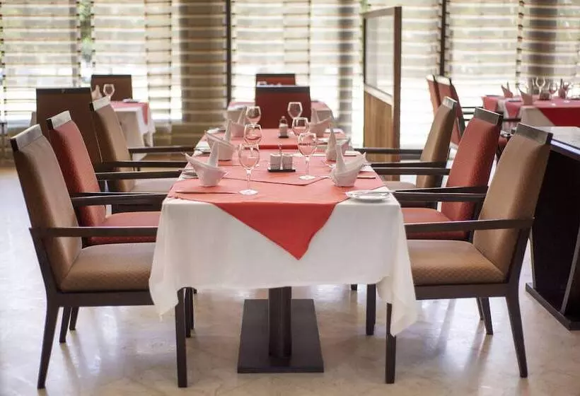 هتل Granada L Amitié