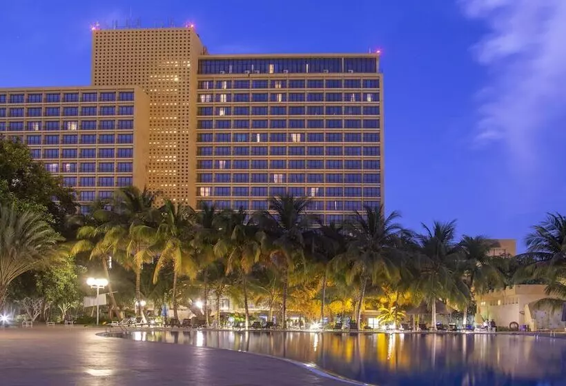 هتل Granada L Amitié