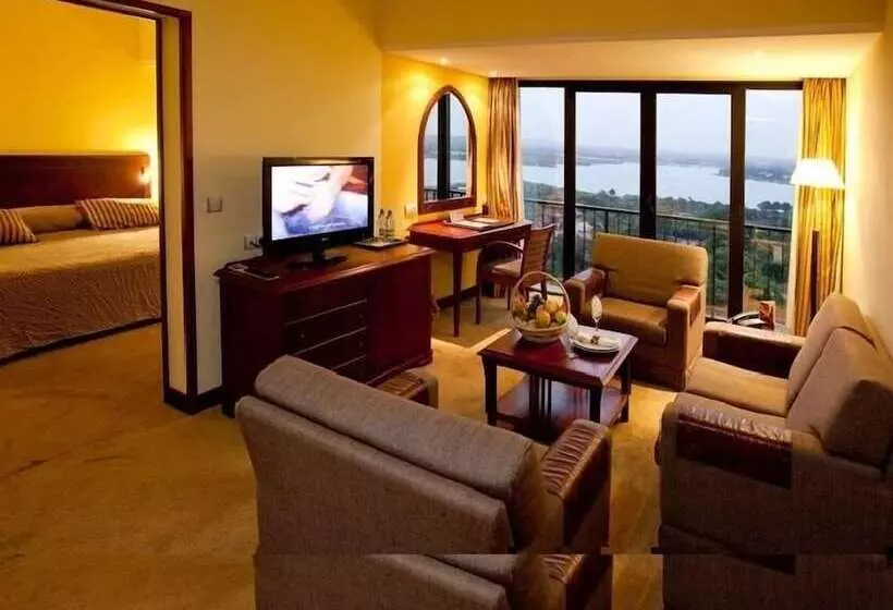 هتل Granada L Amitié