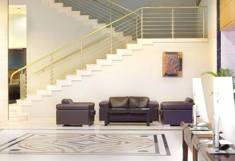 هتل Granada L Amitié