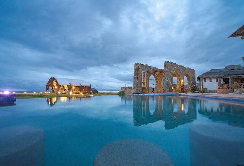 Guaycura Boutique Hotel, Beach Club & Spa