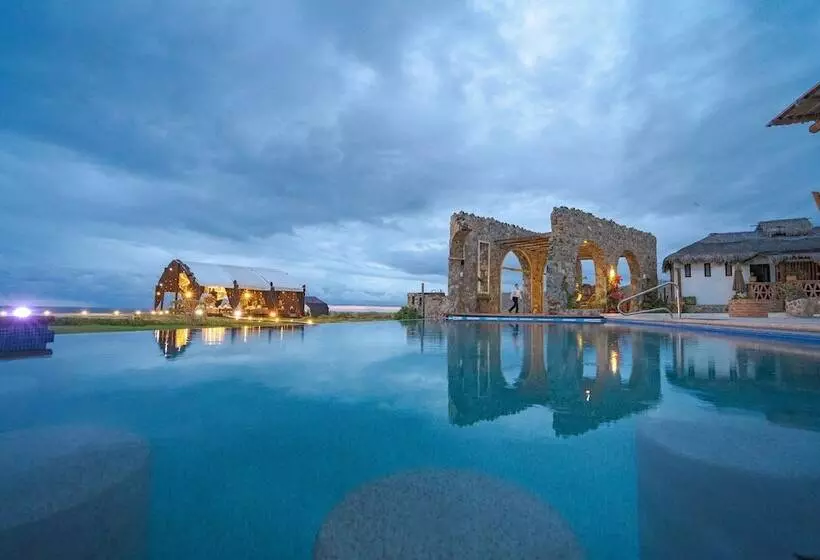 Guaycura Boutique Hotel, Beach Club & Spa