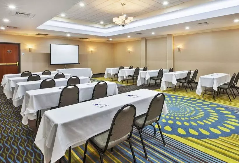 Holiday Inn Express Hotel & Suites   Belleville Area, An Ihg
