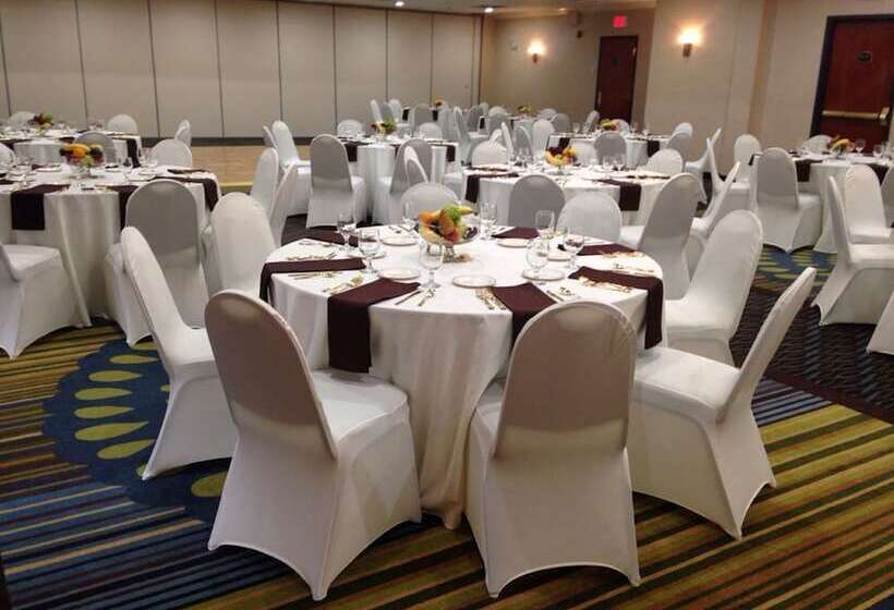 Holiday Inn Express Hotel & Suites   Belleville Area, An Ihg