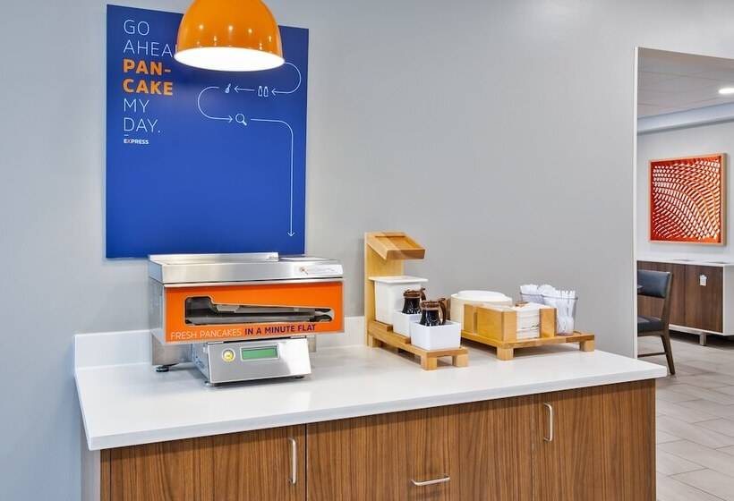 Holiday Inn Express Hotel & Suites   Belleville Area, An Ihg