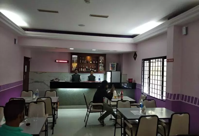 Hotel Issacs Residency